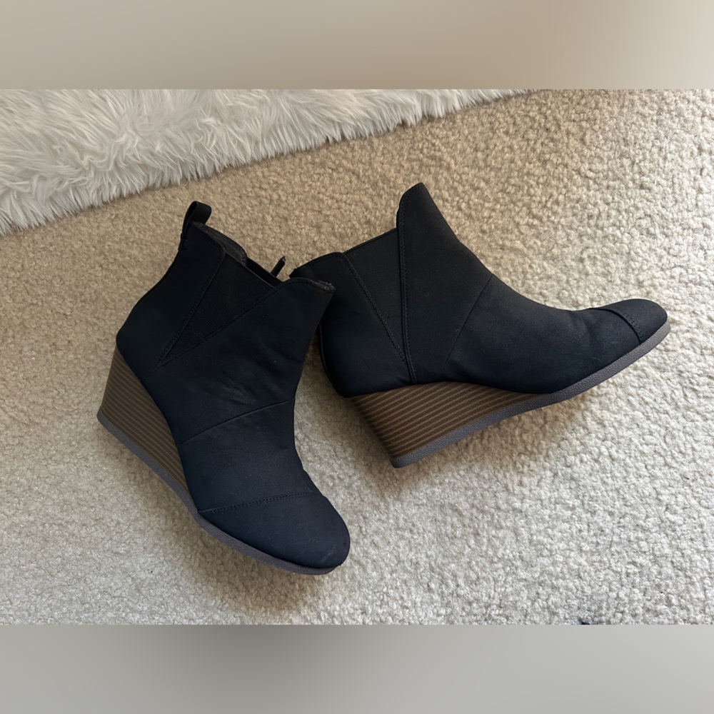 TOMS Black Wedge Ankle Boots - Size 8